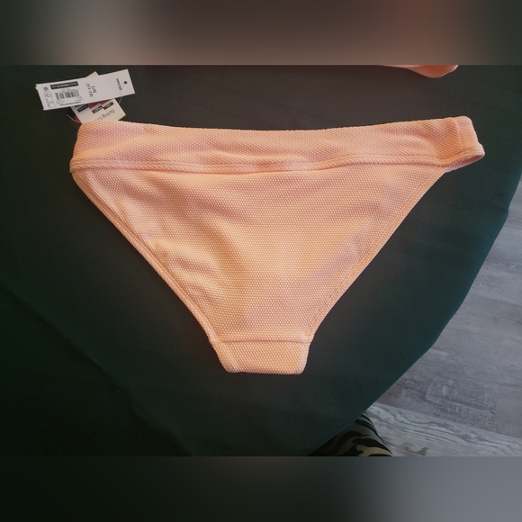 NWT Bikini 👙.Would set off a nice tan. $8 or 5 for $25 - Picture 2 of 4